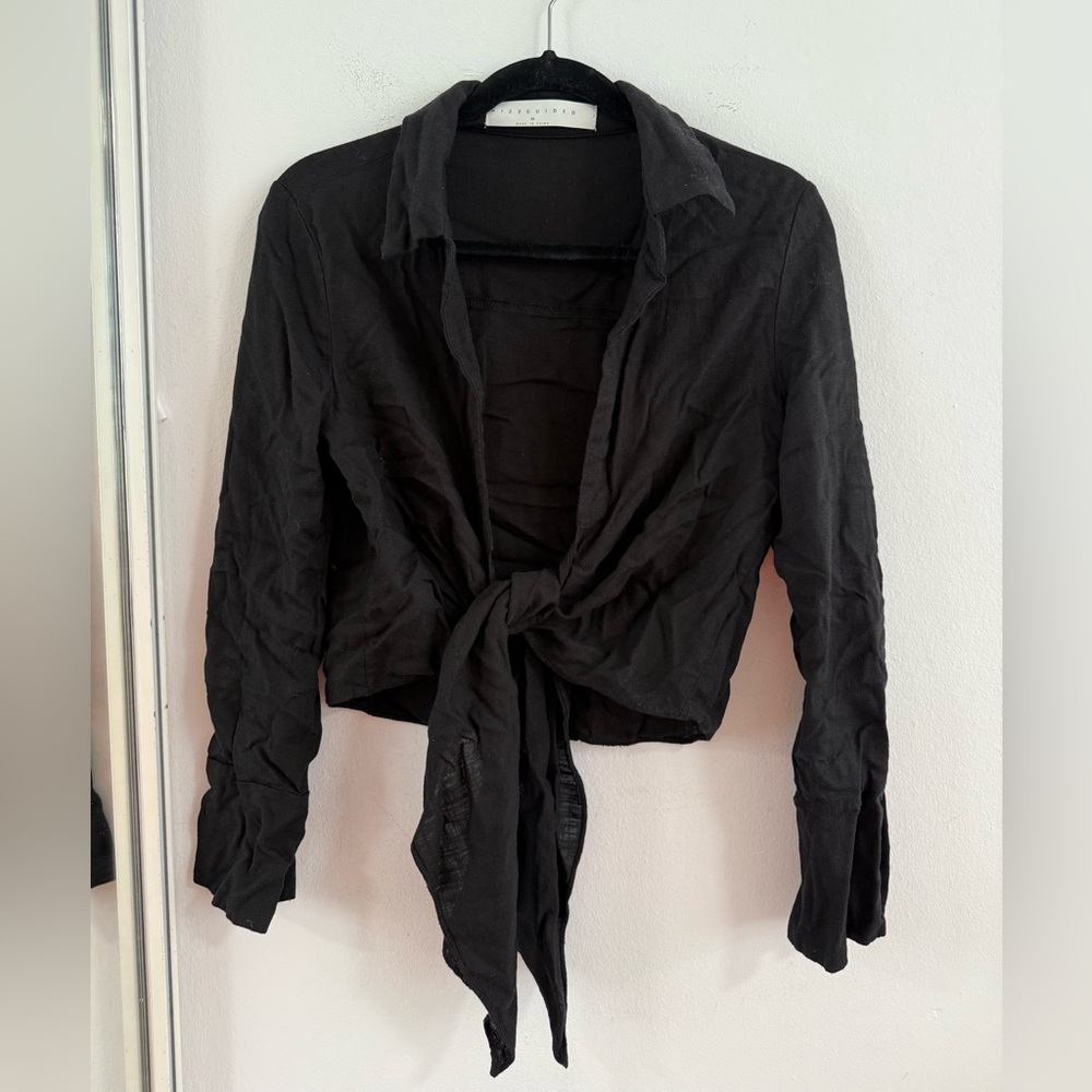 Missguided + Black Crop Tie-Front Button Down Shirt